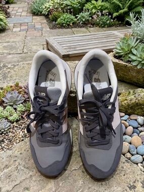 👟 New Balance Gray and Pink Casual Running Shoes 👟